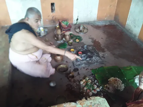 Pind Daan ritual offerings at Gokarna