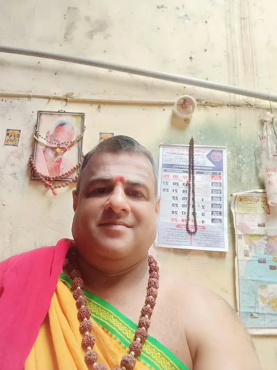Shri Vishu Gurling performing pooja at Gokarna